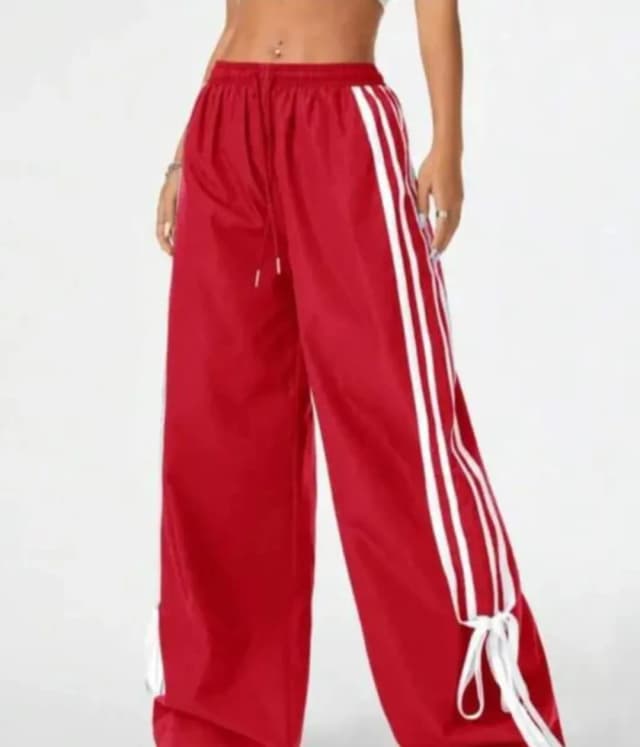 Women Polyester Blend Solid Pyjama