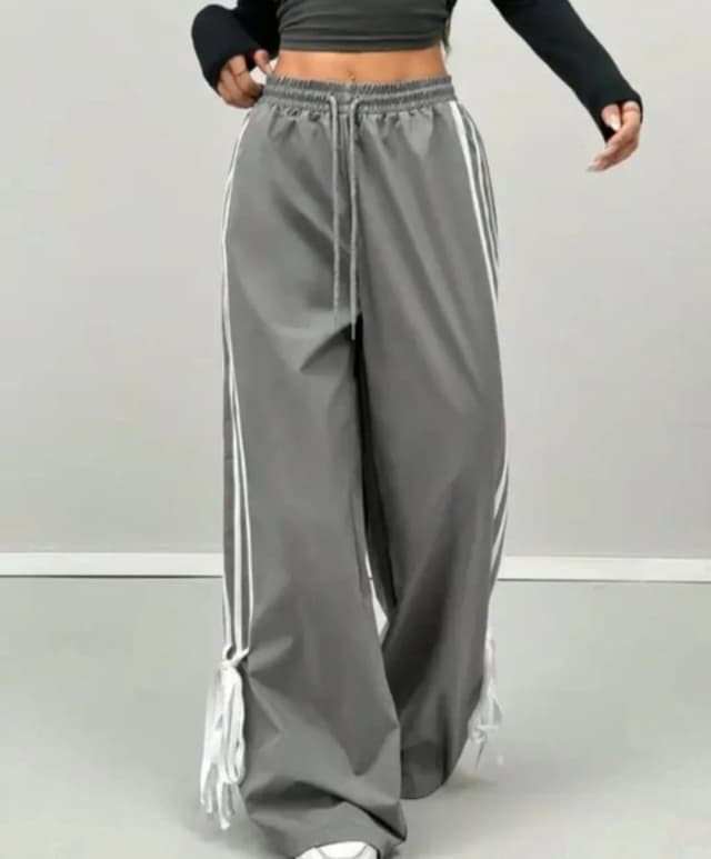 Women Polyester Blend Solid Pyjama