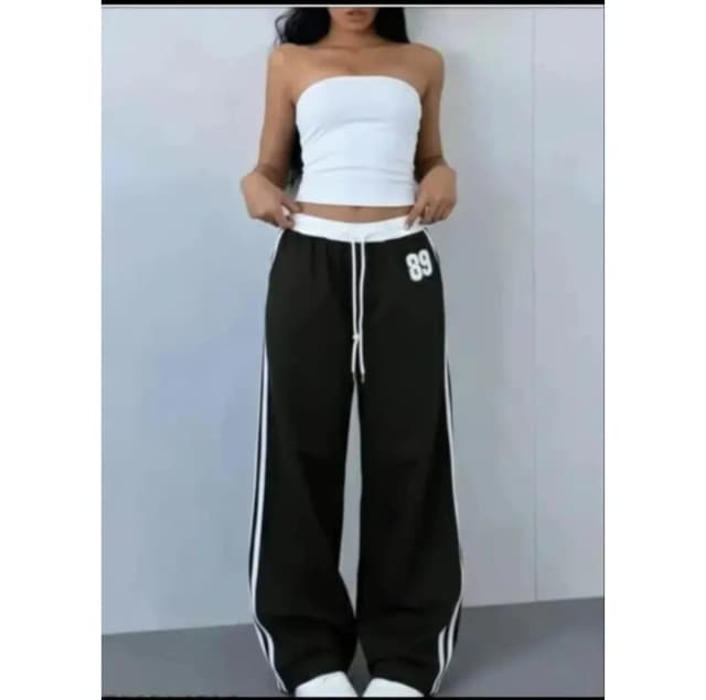 Women Polyester Blend Solid Pyjama